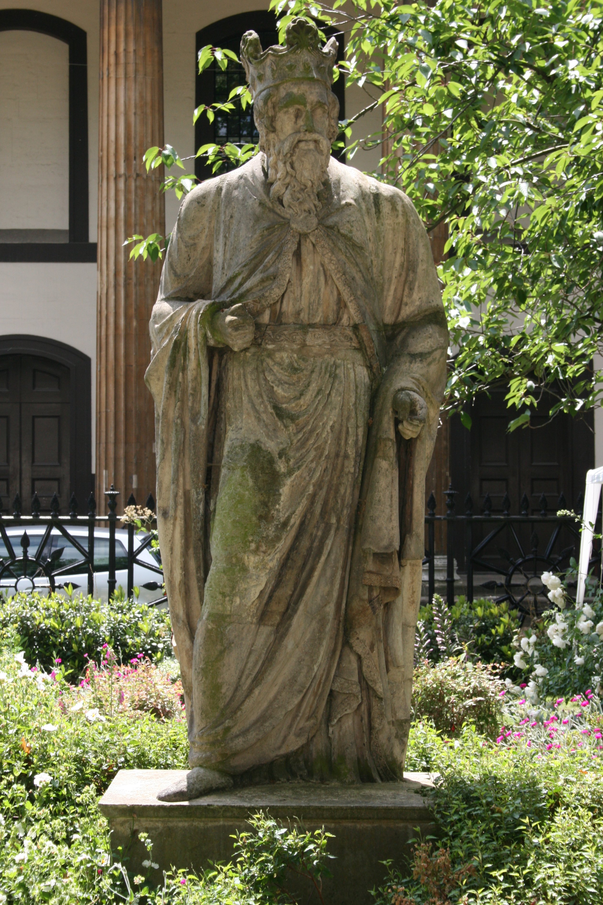 king alfred statue